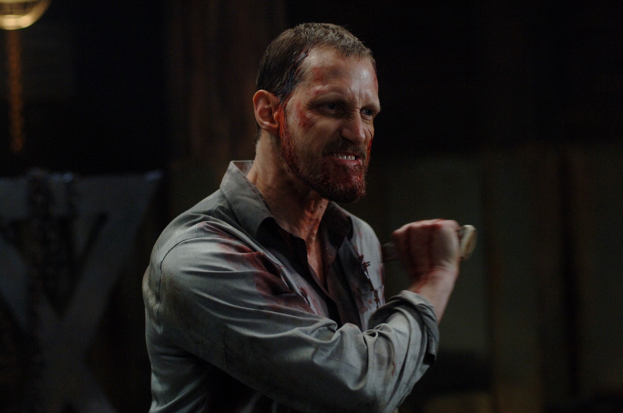 алистер сверхъестественное. кристофер хейердал аластар. алистер сверхъестественное. аластор демон сверхъестественное. Alastair supernatural.